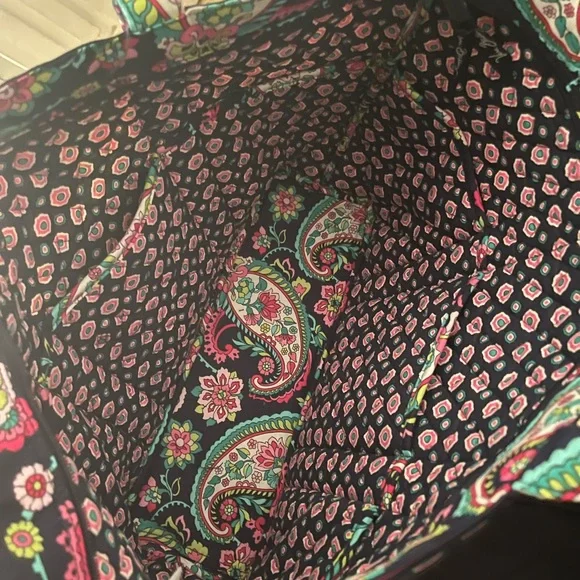 NWT Vera Bradley Black and Pink Paisley and Floral Shoulder Bag - Picture 4 of 6